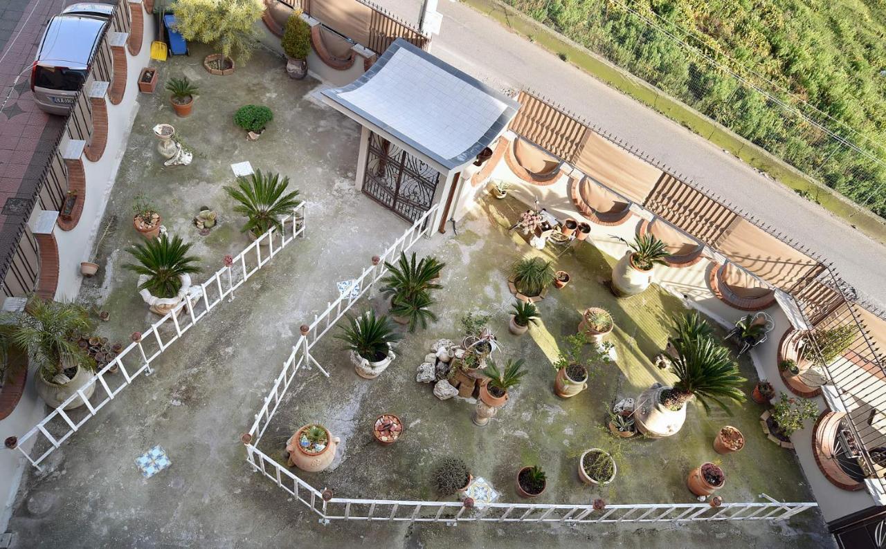B&B Le Cycas Кастелламмаре-ди-Стабия Экстерьер фото